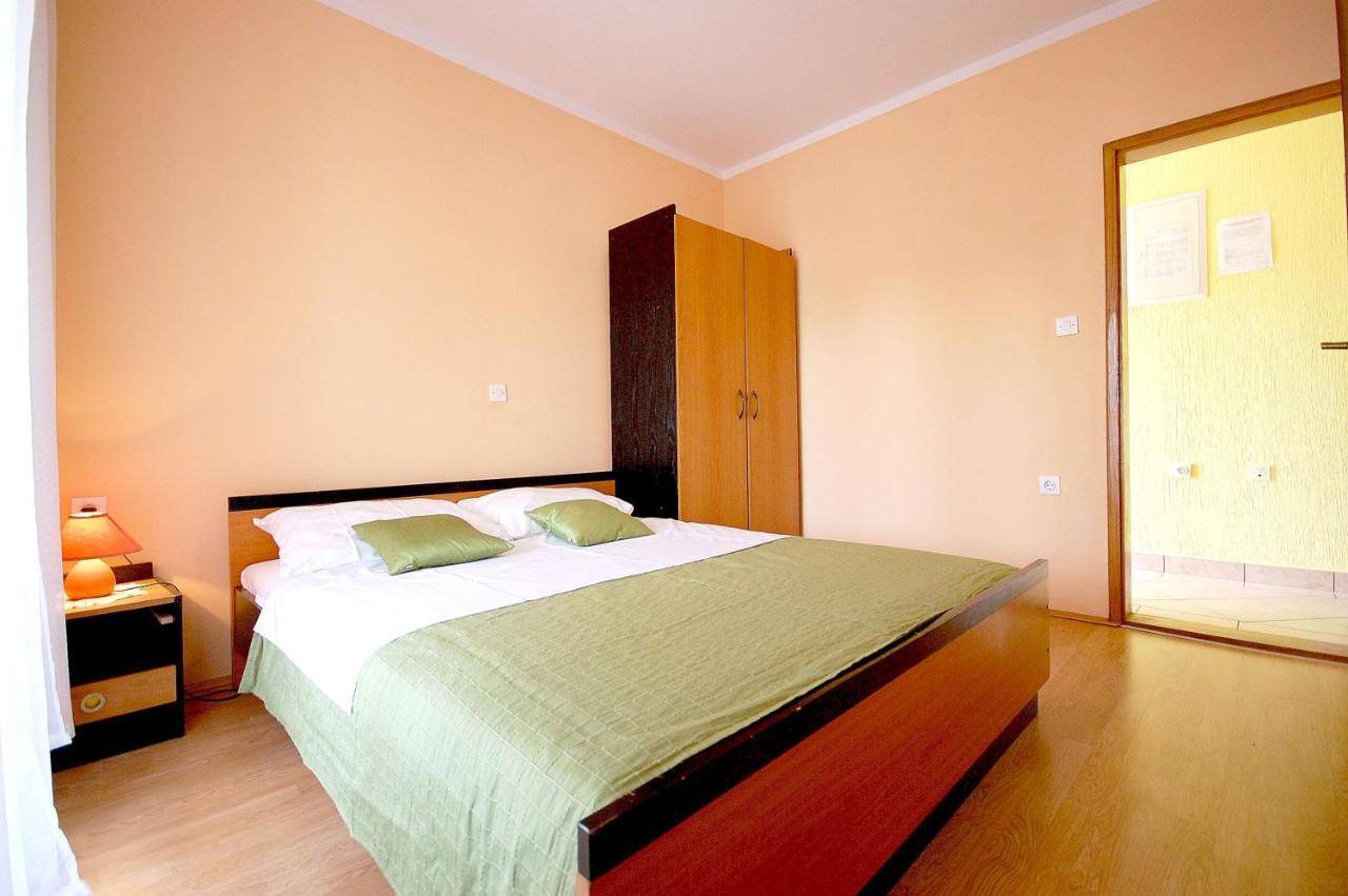 Apartment Ivan By El-Pi Tours مالينسكا المظهر الخارجي الصورة