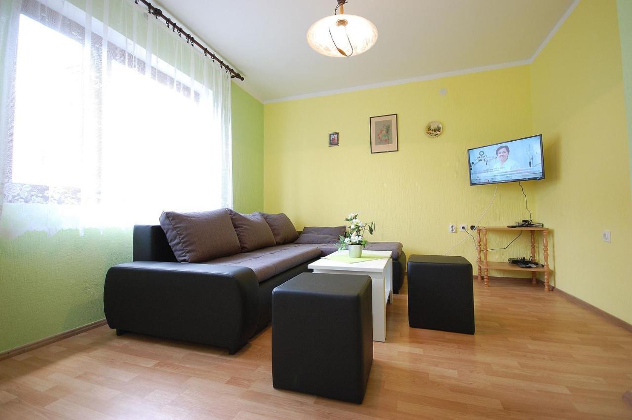 Apartment Ivan By El-Pi Tours مالينسكا المظهر الخارجي الصورة