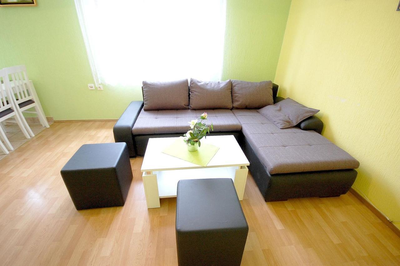 Apartment Ivan By El-Pi Tours مالينسكا المظهر الخارجي الصورة